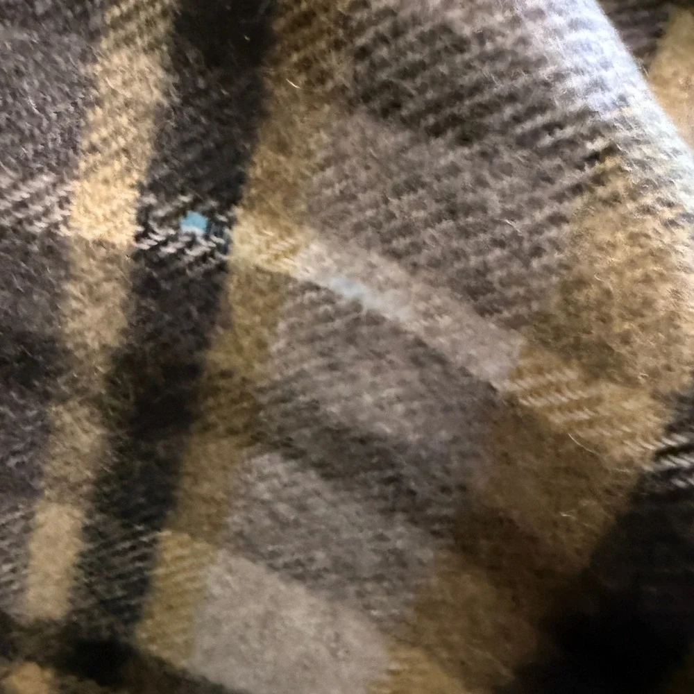 Club‎ Room 100% Cashmere Plaid Scarf Gray Tan Fringe Warm Winter Accessory